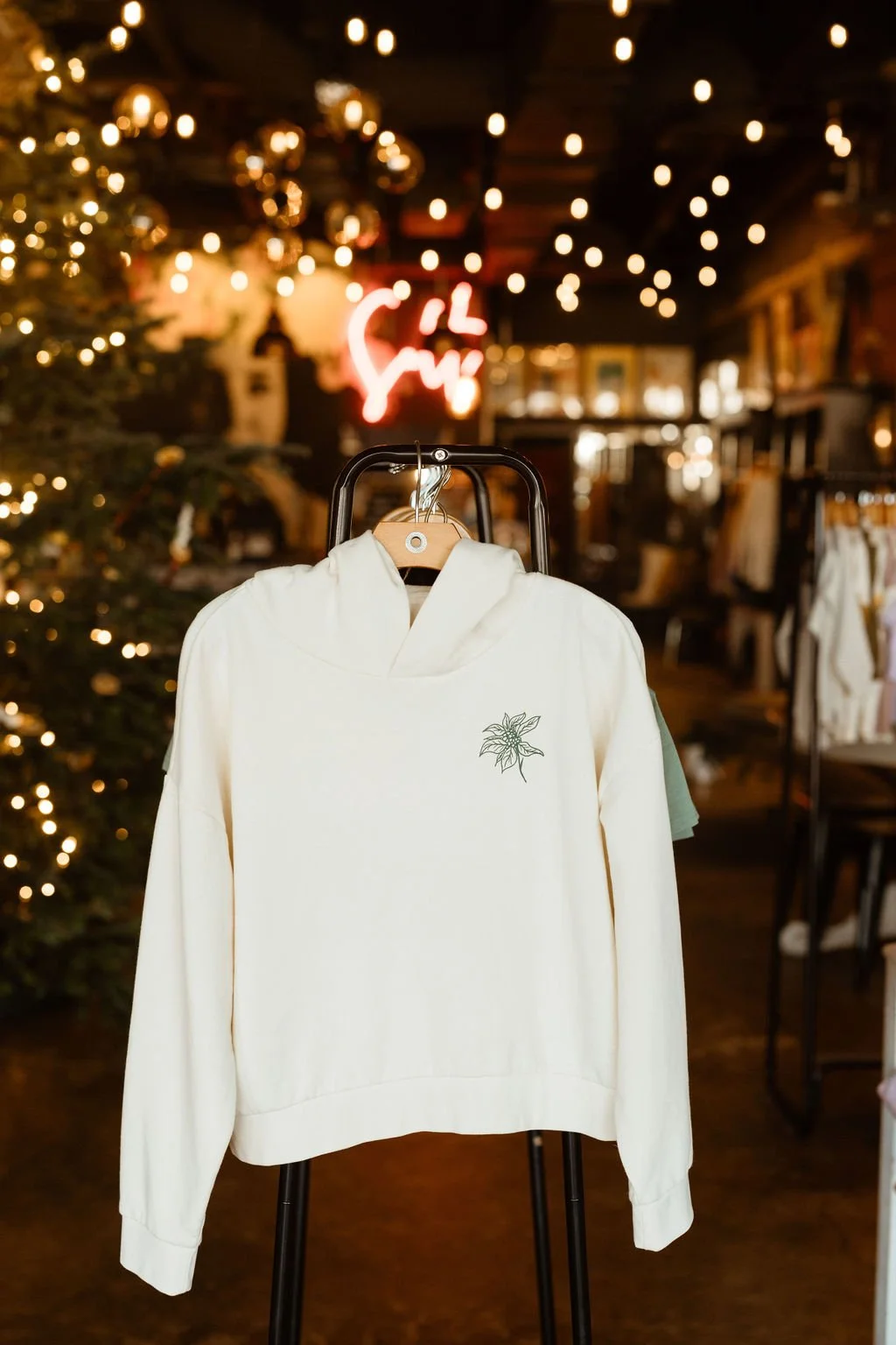 Women's+Coastal+Outline+Logo+